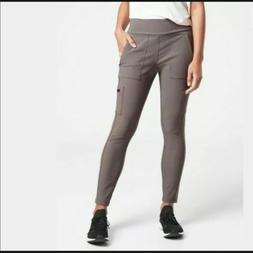 Size 4 Athleta Highlands Hybrid Cargo Tight